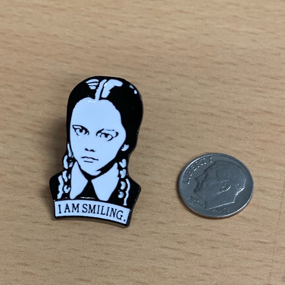 NEW I Am Smiling Wednesday Adams Metal Enamel Pin - Picture 4 of 6